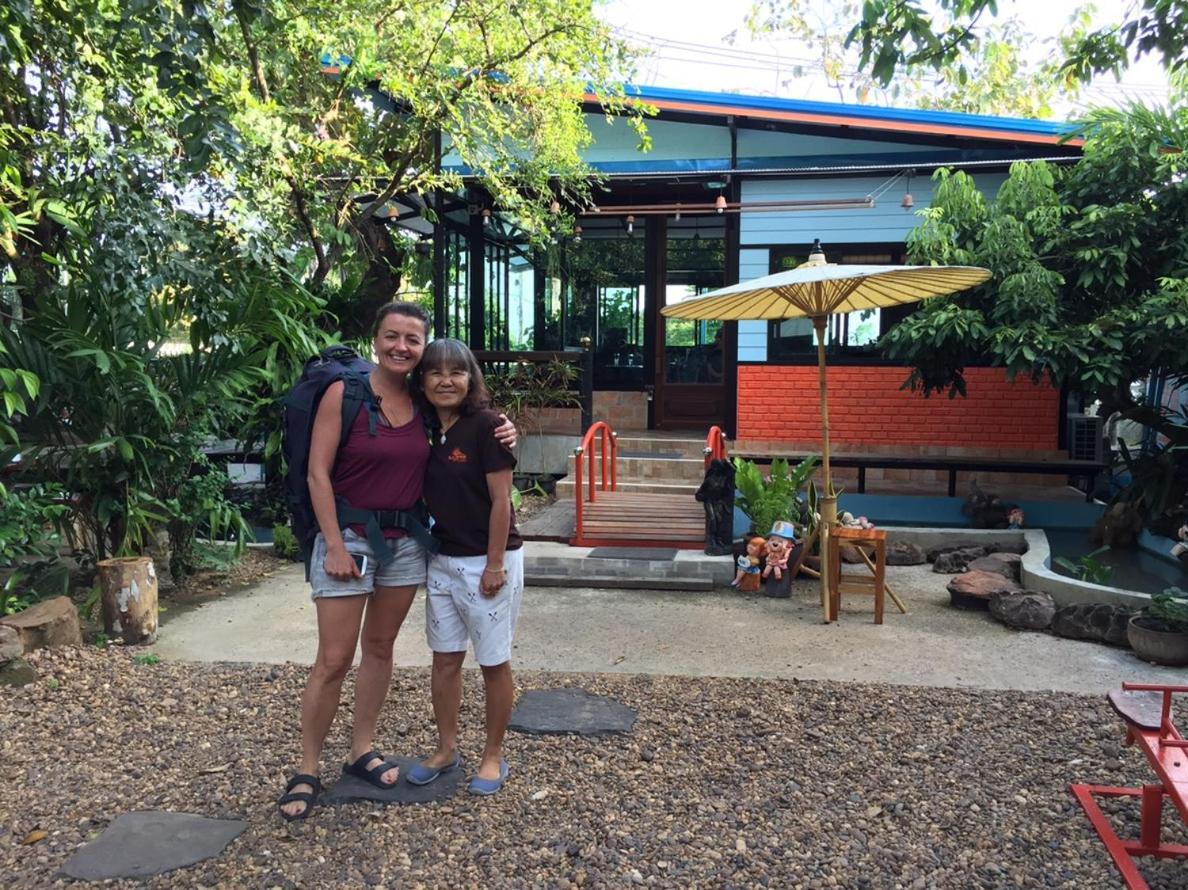 Sun Smile Hostel Ubon Ratchathani Exterior photo