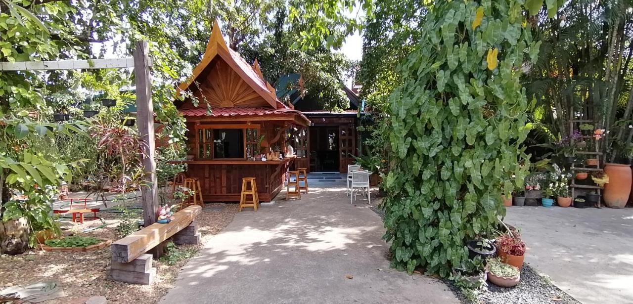 Sun Smile Hostel Ubon Ratchathani Exterior photo