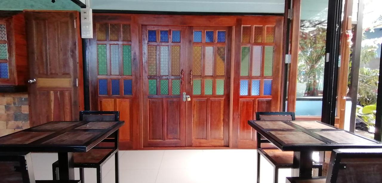 Sun Smile Hostel Ubon Ratchathani Exterior photo