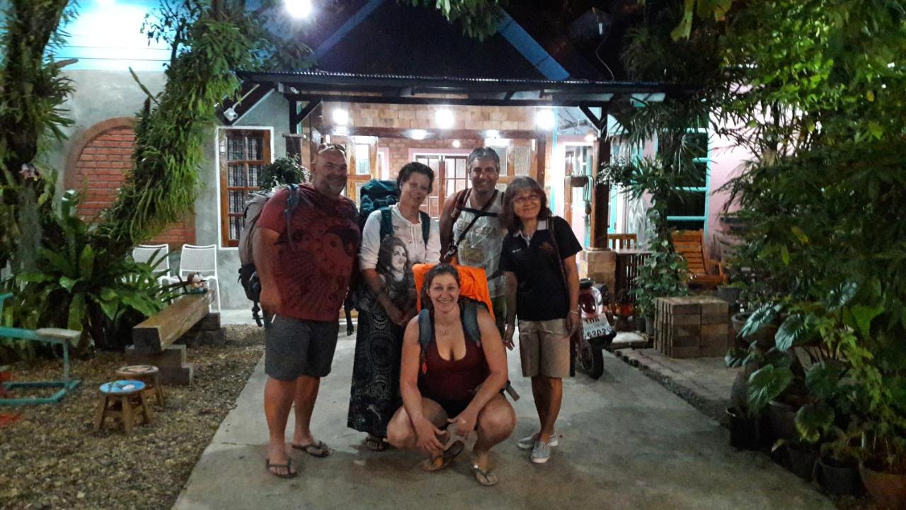 Sun Smile Hostel Ubon Ratchathani Exterior photo