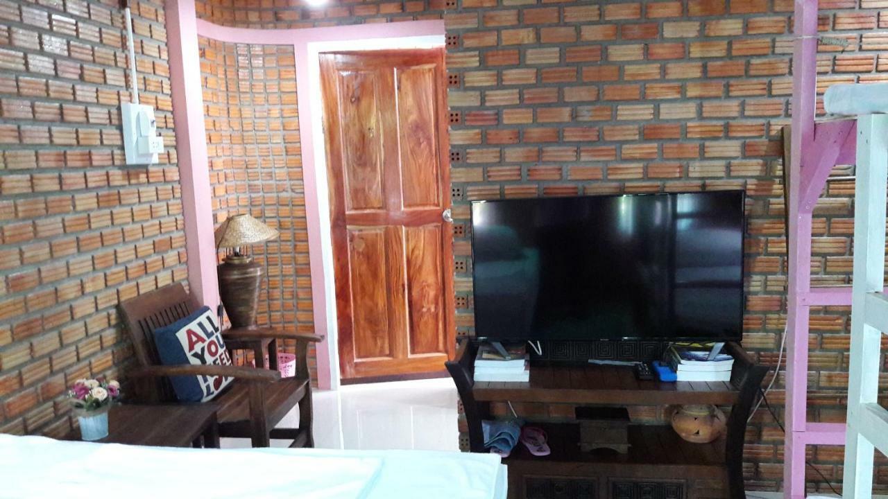 Sun Smile Hostel Ubon Ratchathani Exterior photo