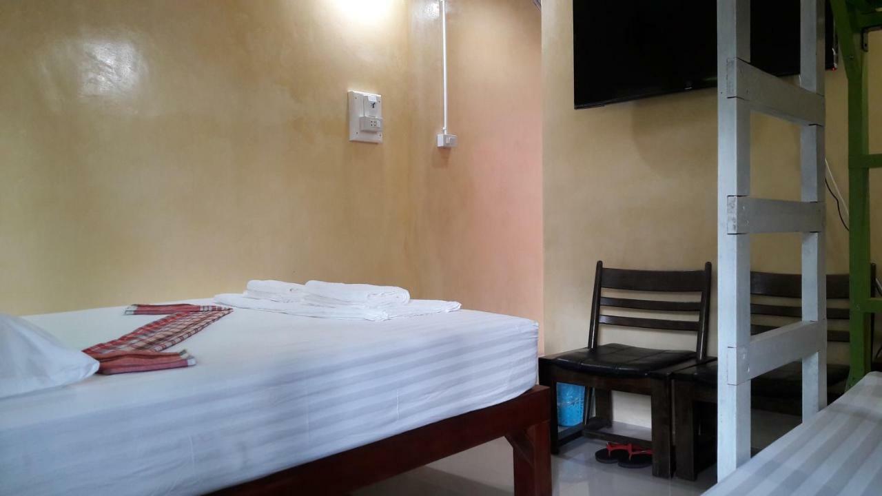 Sun Smile Hostel Ubon Ratchathani Exterior photo